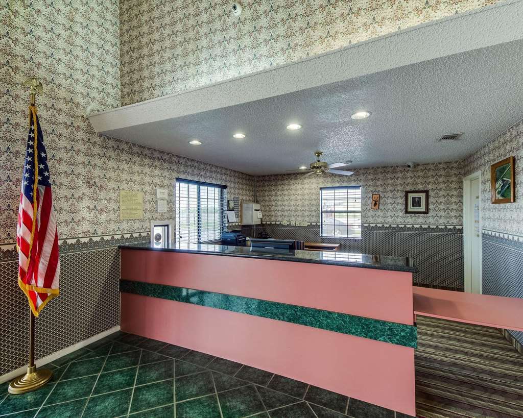 Econo Lodge Falfurrias Hwy 281 Interior photo