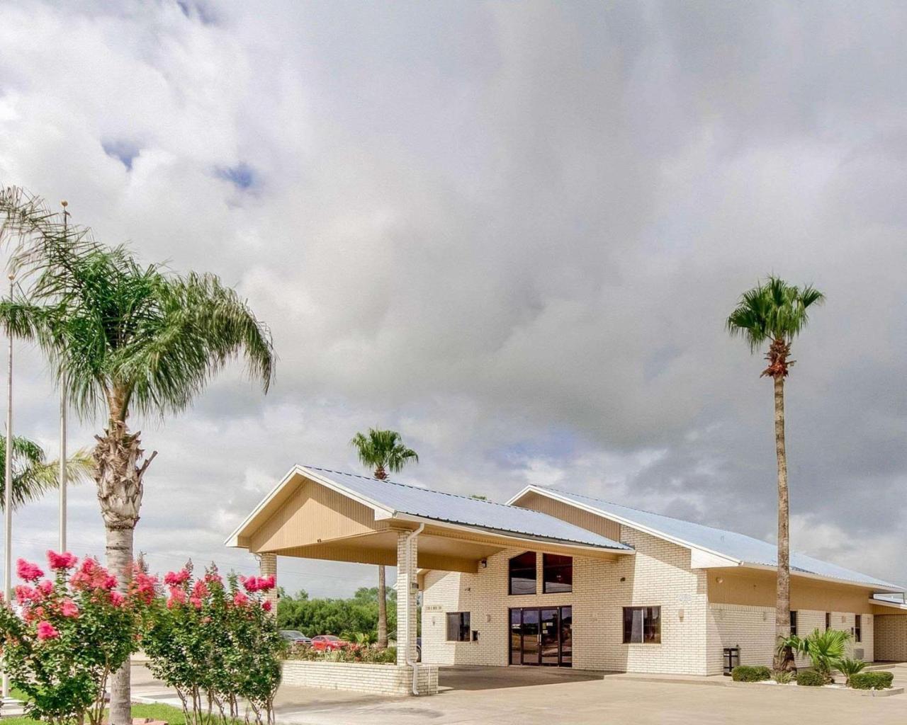 Econo Lodge Falfurrias Hwy 281 Exterior photo